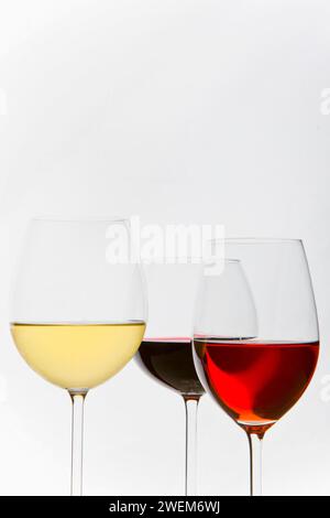 Verres de blanc, rouge et rosé Banque D'Images