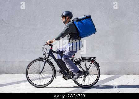 livreur de vélo électrique Banque D'Images