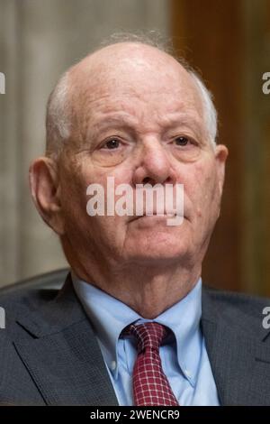 Washington, États-Unis d ' Amérique. 25 janvier 2024. Le sénateur américain Ben Cardin (démocrate du Maryland), président de la Commission sénatoriale américaine des relations étrangères préside une audience de nomination de la Commission sénatoriale des relations étrangères dans le bâtiment du bureau du Sénat Dirksen à Washington, DC, le jeudi 25 janvier 2024. Crédit : Rod Lamkey/CNP/Sipa USA crédit : SIPA USA/Alamy Live News Banque D'Images