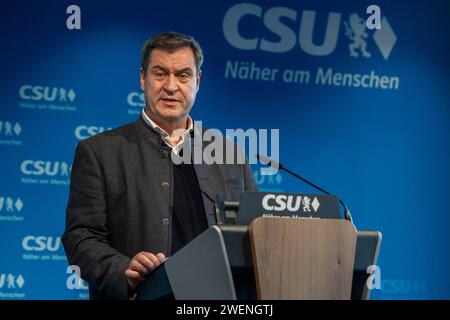 Politik, CSU, 20240126, Pressekonferenz nach Sitzung des CSU-Vorstands 26. Januar 2024. Im Bild Ministerpräsident Bayern Dr. Markus Söder spricht. München CSU-Landesleitung Bayern Deutschland *** politique, CSU, 20240126, Conférence de presse après la réunion du Comité exécutif de la CSU 26 janvier 2024 sur l'image Ministre Président de Bavière Dr Markus Söder prend la parole Munich Conseil exécutif de l'Etat de la CSU Bavière Allemagne Copyright : Passion2Press/MarkusxFischerx Banque D'Images