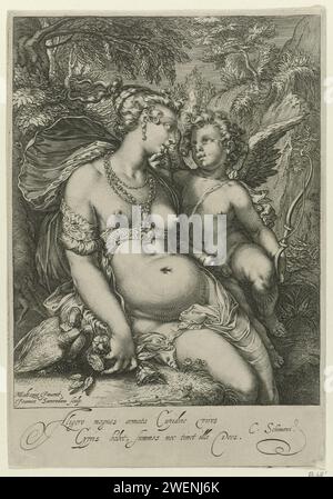 Vénus en amour, Jan Saenredam, d'après Hendrick Goltzius, 1575 - 1607 imprimer Vénus assise près d'un arbre dans un paysage montagneux. En plus d'elle, Amor est apparu avec sa flèche et son arc et caresse son menton. Sur la gauche au premier plan deux pigeons à bec. Gravure sur papier Vénus et Cupidon (Cupidon n'étant pas un simple attribut). montagnes. amoureux ; courtiser, flirter. autres oiseaux : colombe (+ animaux utilisés symboliquement) Banque D'Images