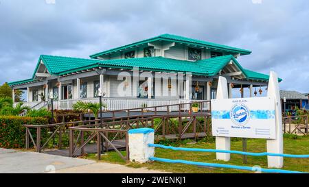 façade d'entrée du restaurant de fruits de mer laurent, varadero, cuba Banque D'Images