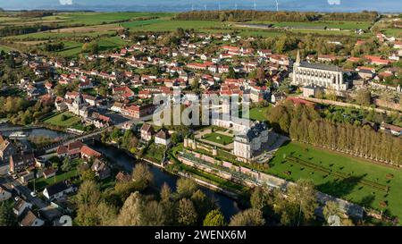 Long, un des plus beaux villages de France Banque D'Images
