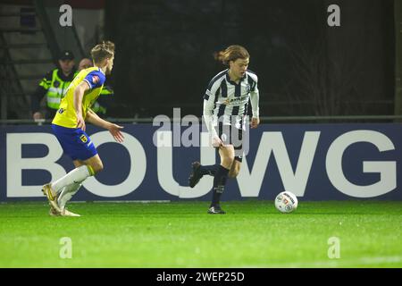 Utrecht, pays-Bas. 25 janvier 2024. UTRECHT, PAYS-BAS - 25 JANVIER : Tim Pieters de l'USV Hercules lors du match de la coupe Toto KNVB entre l'USV Hercules et le SC Cambuur au Sportpark Zoudenbalch le 25 janvier 2024 à Utrecht, pays-Bas. (Photo de Ben gal/Orange Pictures) crédit : dpa/Alamy Live News Banque D'Images