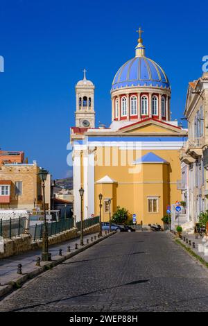 Ermoupoli, GR - 9 août 2023 : Ermoupoli Eglise d'Agios Nikolaos Banque D'Images