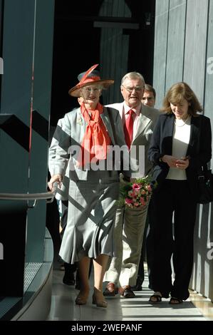 S.M. la Reine Margrethe II et S.A.R. le Prince Henrik ont assisté à l'inauguration du musée Ordrupgaard nouvelles bâtiment architecte de naissance irakienne Zaha Hadid Salen qui est né à Babdad, Irak en 1950, exposition du peintre français Gauguin Ordrup Copenhague Danemark 30 août 2005 (photo de Francis Dean/Dean Pictures) Banque D'Images