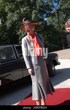 S.M. la Reine Margrethe II et S.A.R. le Prince Henrik ont assisté à l'inauguration du musée Ordrupgaard nouvelles bâtiment architecte par né irakien Zaha Hadid Salen qui est né à Babdad, Irak en 1950, exposition du peintre français Gauguin Ordrup Copenhague Danemark août 30,2005 Banque D'Images