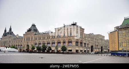 Élégance du grand magasin Gum sur la place Rouge - Moscou, Russie Banque D'Images