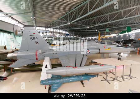 Avion de chasse Northrop F-5 Tiger de la Royal Norwegian Air Force exposé au Musée des forces armées norvégiennes à l'aéroport d'Oslo-Gardermoen. Oslo, non Banque D'Images