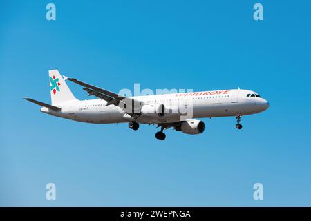 Boryspil, Ukraine - 27 août 2019 : l'avion Airbus A321-211 (UR-WRT) de Windrose Airlines atterrit à l'aéroport international de Boryspil Banque D'Images