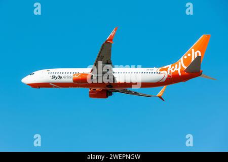 Boryspil, Ukraine - 20 août 2020 : l'avion Boeing 737-800 (UR-SQG) de SkyUp Airlines décolle de l'aéroport international de Boryspil Banque D'Images