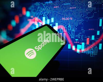 KONSKIE, Pologne - 25 janvier 2024 : logo de la société Spotify affiché sur l'écran du téléphone mobile Banque D'Images