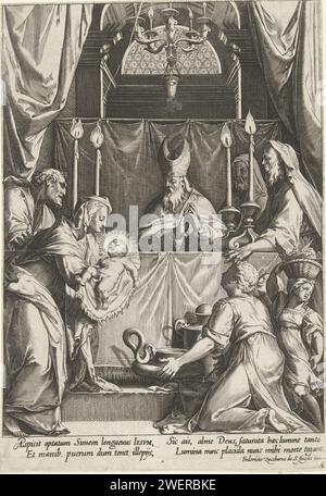 Présentation du Christ au Temple, Anonyme, d'après Cornelis Cort, d'après Federico Zuccaro, en ou après 1568 - c. 1618 imprimer Marie et Joseph apportent le Christ au temple. Maria donne l'enfant au grand prêtre qui se tient derrière un autel avec des bougies allumées. À droite, des femmes priant et une fille avec un panier avec deux pigeons sur la tête. Les pigeons seront sacrifiés à la place du premier enfant. Gravure sur papier présentation de l'enfant-Christ dans le temple, habituellement Siméon (et Anna) présent (Luc 2:22-39) Banque D'Images