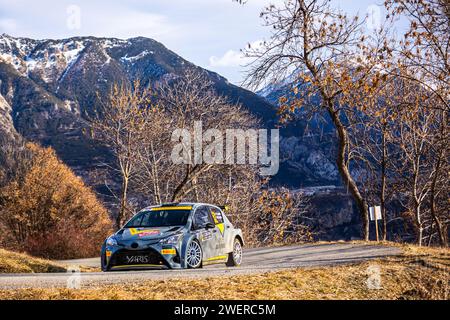 Gap, France. 26 janvier 2024. 52 CARTIER Victor, DELIOT Manon, kit Toyota Yaris Rally2, action lors du Rallye automobile Monte Carlo 2024, 1e manche du Championnat du monde des voitures de rallye WRC 2024, du 25 au 28 janvier 2024 à Monte Carlo, Monaco - photo Damien Saulnier/DPPI crédit : DPPI Media/Alamy Live News Banque D'Images