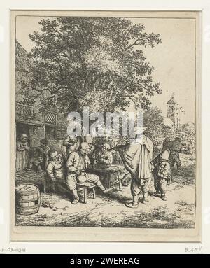 Violoniste et jeune tourneur de limbe, Adriaen van Ostade, 1654 - 1656 imprimer deux musiciens, un homme avec un violon et un garçon avec un treuil, divertissent une compagnie de boissons à une table dans une rue du village. En arrière-plan, il y a une tour d'église où le drapeau pend. gravure de papier plus d'un musicien avec instrument. violon, violon. hurdy-gurdy Banque D'Images