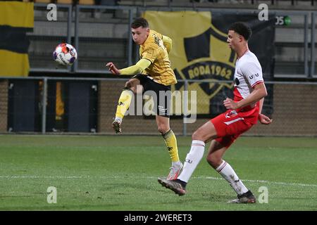 KERKRADE, pays-Bas. 26 janvier 2024. Football, Néerlandais Keuken Kampioen Divisie, Roda JC - Jong Utrecht, Parkstad Limburg Stadium, saison 2023/2024, beau tir 0f joueur de Roda JC Kerkrade Enrique Zauner crédit : Pro Shots/Alamy Live News Banque D'Images