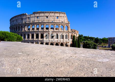 Rome Colisée en été, Italie Banque D'Images