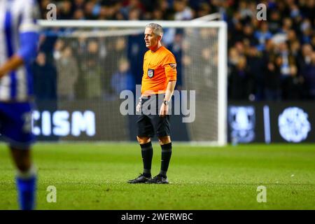 Hillsborough Stadium, Sheffield, Angleterre - 26 janvier 2024 arbitre Darren Bond - pendant le match Sheffield Wednesday v Coventry City, Emirates FA Cup, 2023/24, Hillsborough Stadium, Sheffield, Angleterre - 26 janvier 2024 crédit : Arthur Haigh/WhiteRosePhotos/Alamy Live News Banque D'Images