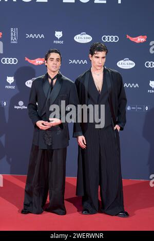 Madrid. Espagne. 20240126, Javier Calvo, Javier Ambrossi assiste aux Feroz Awards 2024 - tapis rouge au Palais Vistalegre le 26 janvier 2024 à Madrid, Espagne Credit : MPG/Alamy Live News Banque D'Images