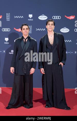 Madrid. Espagne. 20240126, Javier Calvo, Javier Ambrossi assiste aux Feroz Awards 2024 - tapis rouge au Palais Vistalegre le 26 janvier 2024 à Madrid, Espagne Credit : MPG/Alamy Live News Banque D'Images