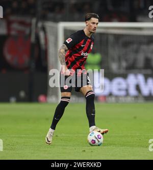 Frankfurt am main, Deutschland. 26 janvier 2024. 26.01.2024, Fussball Bundesliga, Eintracht Frankfurt - 1. FSv Mainz 05, emonline, emspor, v.l., Robin Koch (Eintracht Frankfurt) LES RÈGLEMENTS DFL/DFB INTERDISENT TOUTE UTILISATION DE PHOTOGRAPHIES COMME SÉQUENCES D'IMAGES ET/OU QUASI-VIDÉO. Xdcx crédit : dpa/Alamy Live News Banque D'Images