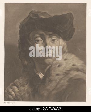 Portrait d'un jeune homme inconnu avec béret et col de fourrure, Johann Lorenz Haid, 1712 - 1750 papier imprimé jeune, adolescent. casque : beret Banque D'Images