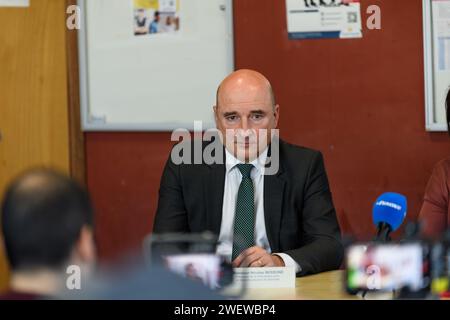 Marseille, France. 16 janvier 2024. Nicolas Bessone (procureur de Marseille) vu lors de la conférence. Dans le cadre de la préparation des Jeux Olympiques en France en 2024, les services de police et de justice ont présenté l’organisation et les mesures mises en place lors d’une conférence de presse pour assurer la sécurité du centre-ville de Marseille, qui est en proie à la criminalité quotidienne et est un foyer pour divers types de trafic. Crédit : SOPA Images Limited/Alamy Live News Banque D'Images