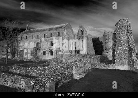 Vue sur le Prieuré de St Marys ou le Prieuré de Binham, le village de Binham, North Norfolk, Angleterre, Royaume-Uni Banque D'Images