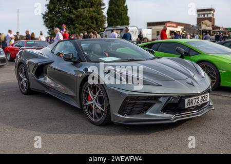 Chevrolet Corvette Stingray 2022, exposée au Bicester Heritage Scramble le 8 octobre 2023. Banque D'Images