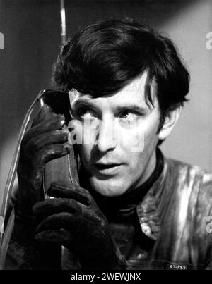 TOM BELL dans HE WHO RIDES A TIGER 1965 réalisateur CHARLES CRICHTON écrivain Trevor Peacock David Newman Productions / British Lion film Corporation Banque D'Images