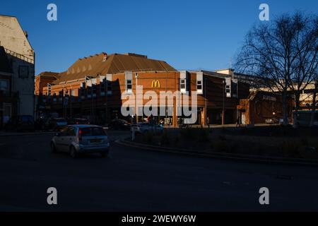 McDonalds Station Hill Redhill Surrey Angleterre. Banque D'Images