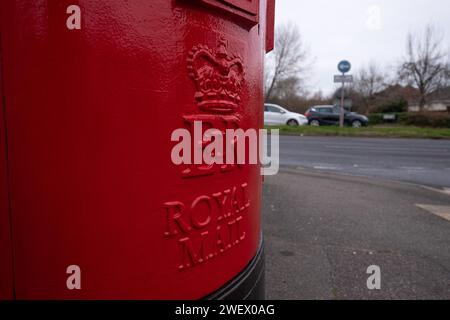 Une boîte aux lettres double avec marquage ER sur la couleur rouge à Bournemouth Dorset Angleterre. Banque D'Images