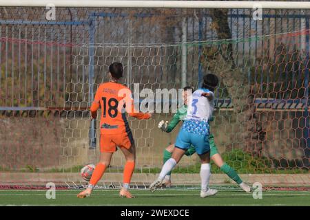 Cercola, Italie, 27 janvier, 2024 Miharu Kobayashi de la SSC Napoli marque le but 2- 3 lors du match de Serie A entre Soccer - Match féminin entre Napoli Femminile vs FC Internazionale Credit:Agostino Gemito/ Alamy Live News Banque D'Images