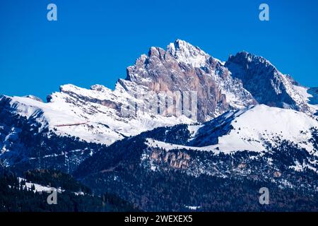 Les sommets de Seceda, Odle group et Pitschberg, vus de Seiser Alm en hiver. Kastelruth Trentin-Haut-Adige Italie FB 2023 4012 Banque D'Images