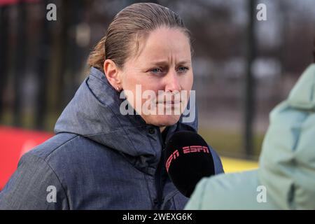 Amsterdam, pays-Bas. 27 janvier 2024. AMSTERDAM, 27-01-2024, de Toekomst, Azerion Eredivisie vrouwen, Ajax - Fortuna Sittard (femmes), saison 2023/2024, pendant le match Ajax - Fortuna Sittard (femmes), entraîneur/entraîneur de l'Ajax Suzanne Bakker crédit : Pro Shots/Alamy Live News Banque D'Images