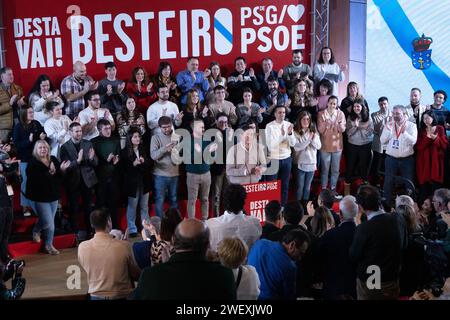 27 janvier 2024 : Jose Ramon Gomez Besteiro, candidat à la présidence de la Xunta de Galicia (gouvernement régional galicien) pour le Parti socialiste galicien (PSdeG, pour son acronyme en espagnol), lors d'un rassemblement à la Faculté de médecine vétérinaire de l'Université de Santiago de Compostelle (USC) à Lugo. (Image de crédit : © Cristian Leyva/ZUMA Press Wire) USAGE ÉDITORIAL SEULEMENT! Non destiné à UN USAGE commercial ! Crédit : ZUMA Press, Inc./Alamy Live News Banque D'Images