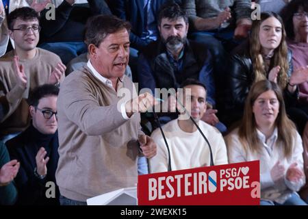 27 janvier 2024 : Jose Ramon Gomez Besteiro, candidat à la présidence de la Xunta de Galicia (gouvernement régional galicien) pour le Parti socialiste galicien (PSdeG, pour son acronyme en espagnol), lors d'un rassemblement à la Faculté de médecine vétérinaire de l'Université de Santiago de Compostelle (USC) à Lugo. (Image de crédit : © Cristian Leyva/ZUMA Press Wire) USAGE ÉDITORIAL SEULEMENT! Non destiné à UN USAGE commercial ! Crédit : ZUMA Press, Inc./Alamy Live News Banque D'Images