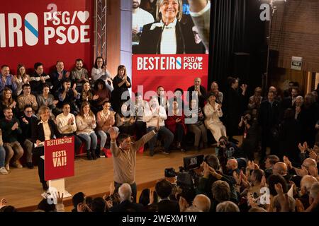 27 janvier 2024 : Jose Ramon Gomez Besteiro, candidat à la présidence de la Xunta de Galicia (gouvernement régional galicien) pour le Parti socialiste galicien (PSdeG, pour son acronyme en espagnol), lors d'un rassemblement à la Faculté de médecine vétérinaire de l'Université de Santiago de Compostelle (USC) à Lugo. (Image de crédit : © Cristian Leyva/ZUMA Press Wire) USAGE ÉDITORIAL SEULEMENT! Non destiné à UN USAGE commercial ! Crédit : ZUMA Press, Inc./Alamy Live News Banque D'Images