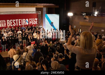 27 janvier 2024 : Jose Ramon Gomez Besteiro, candidat à la présidence de la Xunta de Galicia (gouvernement régional galicien) pour le Parti socialiste galicien (PSdeG, pour son acronyme en espagnol), lors d'un rassemblement à la Faculté de médecine vétérinaire de l'Université de Santiago de Compostelle (USC) à Lugo. (Image de crédit : © Cristian Leyva/ZUMA Press Wire) USAGE ÉDITORIAL SEULEMENT! Non destiné à UN USAGE commercial ! Crédit : ZUMA Press, Inc./Alamy Live News Banque D'Images