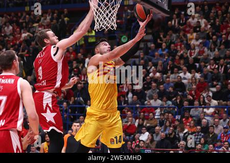 Milan, Italie. 26 janvier 2024. Italie, Milan, janvier 26 2024 : Willy Hernangomez (Barcelone) marque dans la peinture au 2e quart-temps lors du match de basket EA7 Emporio Armani Milan vs FC Barcelone, Euroleague 2023-24 tour 23 (crédit image : © Fabrizio Andrea Bertani/Pacific Press via ZUMA Press Wire) USAGE ÉDITORIAL UNIQUEMENT! Non destiné à UN USAGE commercial ! Banque D'Images