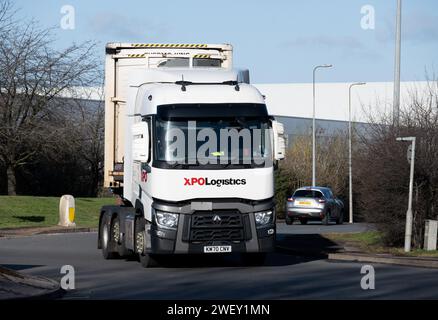 Camion XPO Logistics à DIRFT, Northamptonshire, Angleterre, Royaume-Uni Banque D'Images