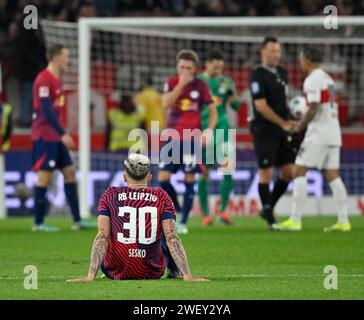 Stuttgart, Deutschland. 27 janvier 2024. Nach Spielende : Benjamin Sesko RasenBallsport Leipzig RBL (30) enttaeuscht VfB Stuttgart vs RasenBallsport Leipzig RBL 27.01.2024 LES RÈGLEMENTS DFL INTERDISENT TOUTE UTILISATION DE PHOTOGRAPHIES COMME SÉQUENCES D'IMAGES ET/OU QUASI-VIDÉO/dpa/Alamy Live News Banque D'Images