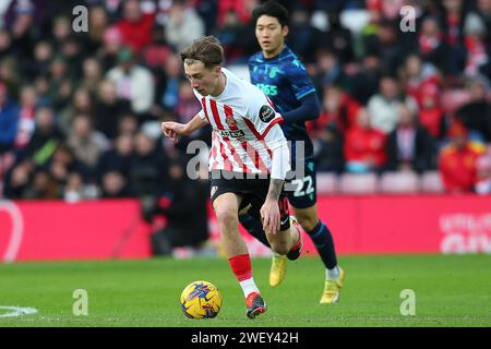 Jack Clarke de Sunderland s'évade lors du Sky Bet Championship match entre Sunderland et Stoke City au Stadium of Light, Sunderland le samedi 27 janvier 2024. (Photo : Michael Driver | MI News) crédit : MI News & Sport / Alamy Live News Banque D'Images