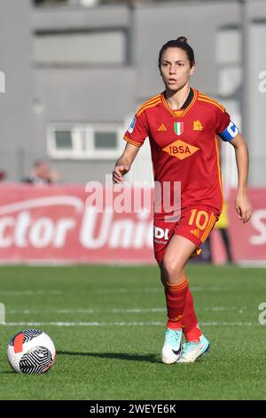 Roma, Lazio. 27 janvier 2024. Manuela Giugliano de AS Roma Woman lors du match de championnat Serie A Women 2023-2024 entre Roma Women et Sampdoria Women au stade Tre Fontane à Rome, Italie, le 27 janvier 2024. Crédit : massimo insabato/Alamy Live News Banque D'Images