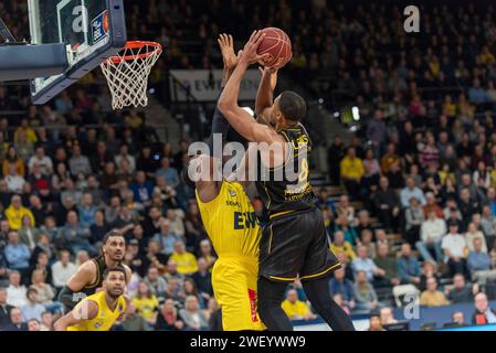 Oldenburg, Deutschland. 27 janvier 2024. Jaren Lewis (MHP Riesen Ludwigsburg, #08) GER, EWE baskets Oldenburg vs. MHP Riesen Ludwigsburg, Basketball, Bundesliga, easycredit BBL, 18. Spieltag, saison 2023/2024, 27.01.2024. Photo : Eibner-Pressefoto/Fabian Steffens crédit : dpa/Alamy Live News Banque D'Images