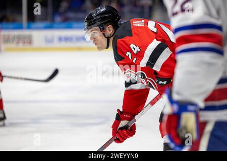 26 janvier 2024 : Brian Halonen (24), attaquant des Utica Comets, patine en première période contre les Americans de Rochester. Les Americans de Rochester ont accueilli les Utica Comets dans un match de la Ligue américaine de hockey à Blue Cross Arena à Rochester, New York. (Jonathan Tenca/CSM) Banque D'Images