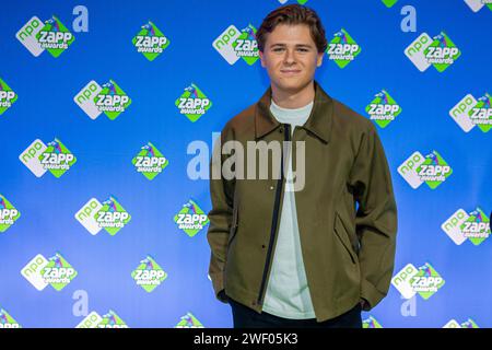 HILVERSUM - Matheu Hinzen sur le tapis rouge avant la remise des NPO Zapp Awards. ANP WESLEY DE WIT pays-bas Out - belgique Out Banque D'Images