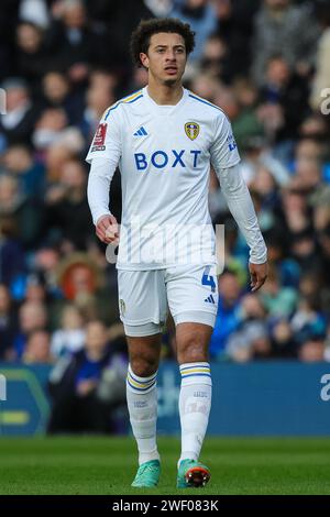 Leeds, Royaume-Uni. 27 janvier 2024. Ethan Ampadu de Leeds United lors du match du quatrième tour de la coupe Emirates FA Leeds United vs Plymouth Argyle à Elland Road, Leeds, Royaume-Uni, le 27 janvier 2024 (photo de James Heaton/News Images) à Leeds, Royaume-Uni le 1/27/2024. (Photo de James Heaton/News Images/Sipa USA) crédit : SIPA USA/Alamy Live News Banque D'Images