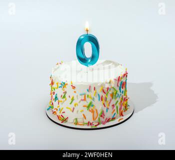 0 lumière de bougie en forme sur le gâteau de joyeux anniversaire Banque D'Images