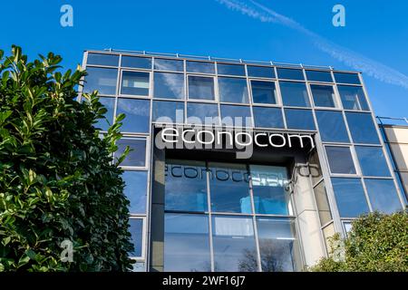 Vue extérieure du bâtiment abritant le siège français d’Econocom, groupe européen spécialisé dans les services liés à la transformation numérique Banque D'Images